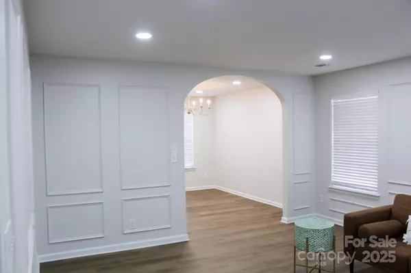 Charlotte, NC 28205,3813 Brookchase LN