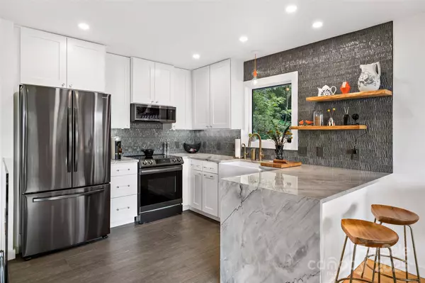 Black Mountain, NC 28711,68 Lakey Gap HTS