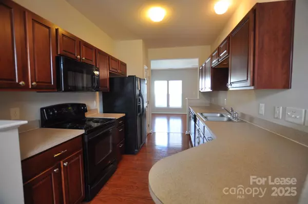Charlotte, NC 28213,4923 Sunburst LN
