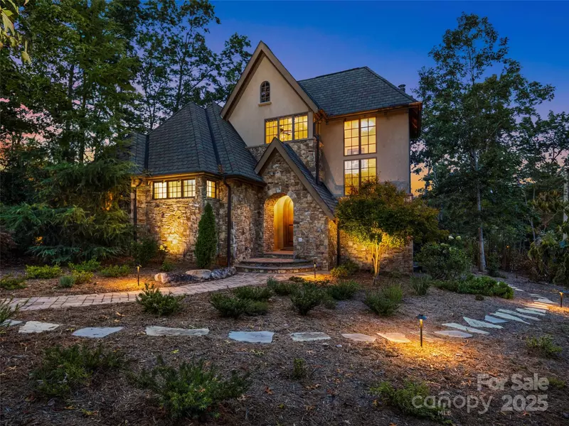 82 Running Creek TRL, Arden, NC 28704