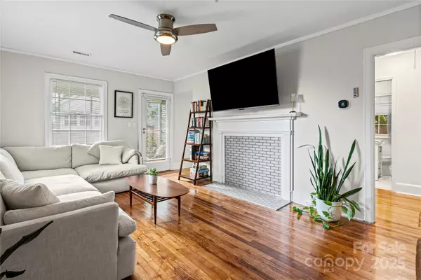 Charlotte, NC 28208,2432 Remount RD