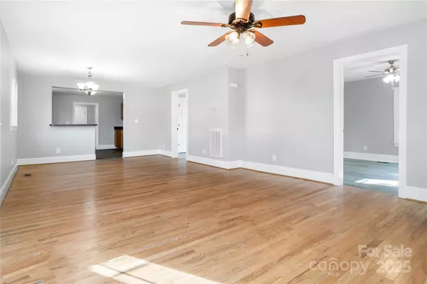 Mount Holly, NC 28120,1306 S Main ST