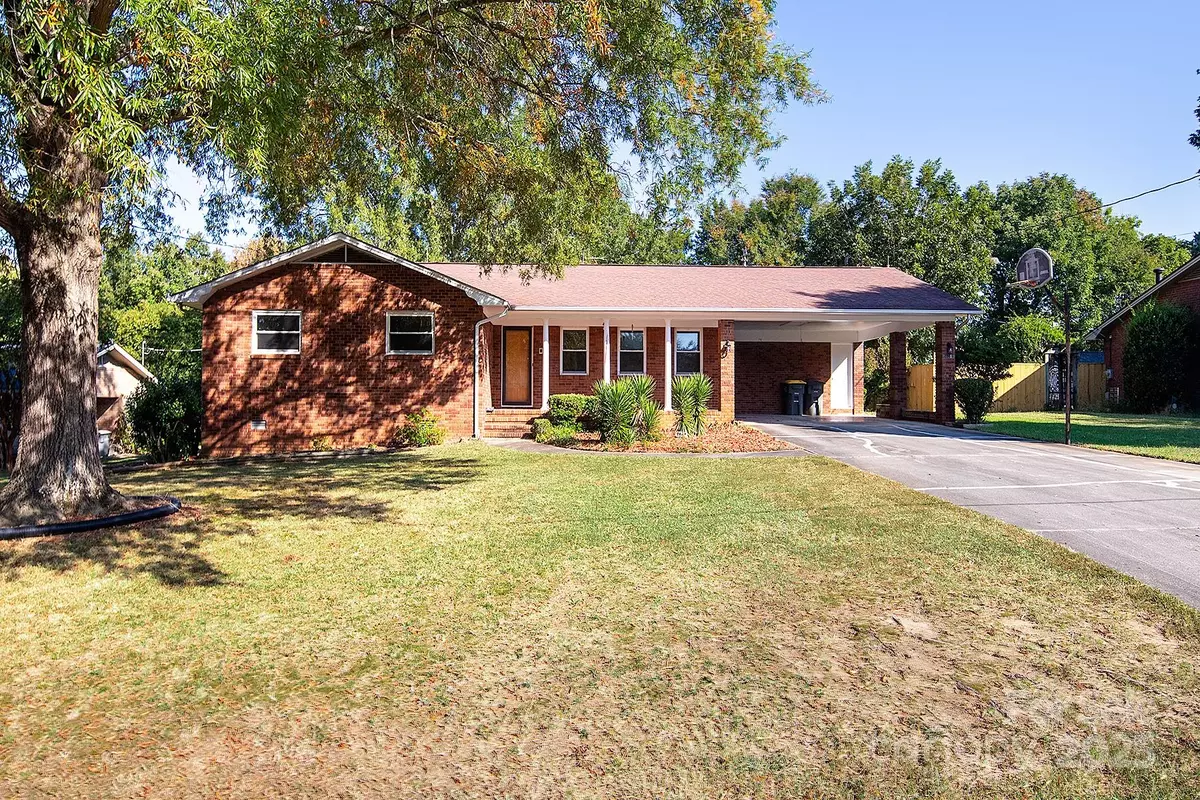 Kannapolis, NC 28081,128 Greenview DR