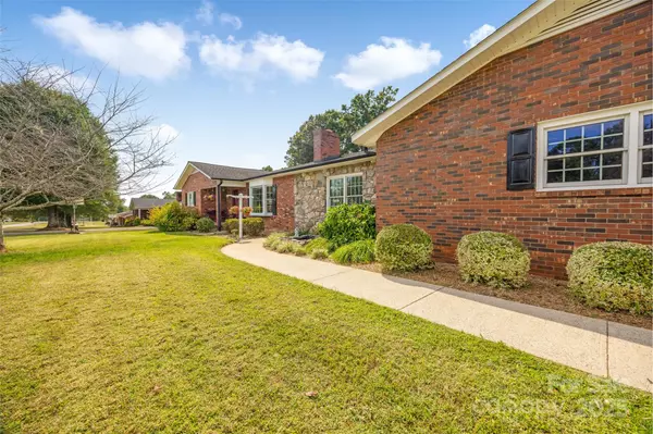 Taylorsville, NC 28681,184 Midway Park LN