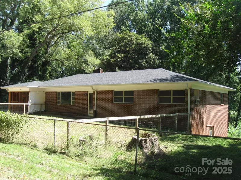 214 Palmer ST, Lenoir, NC 28645