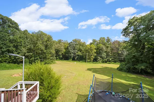 Kings Mountain, NC 28086,125 country creek DR