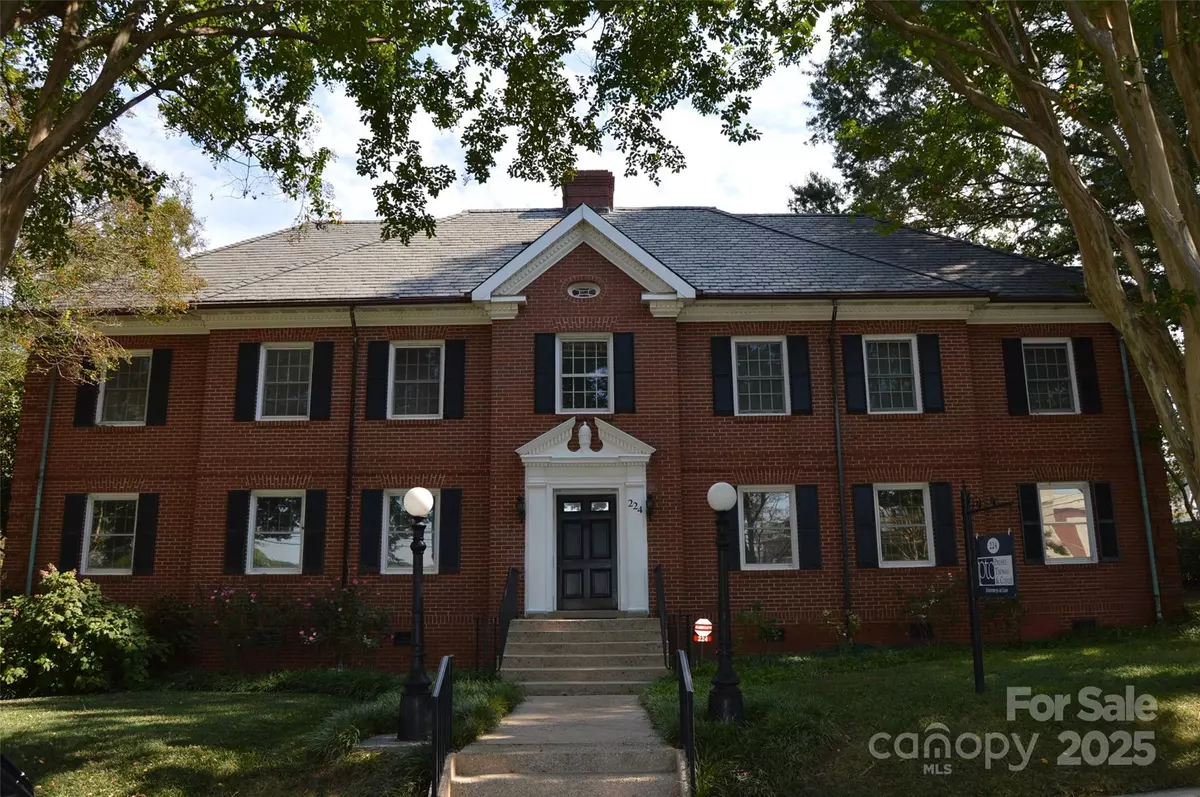 Statesville, NC 28677,224 Harrill ST
