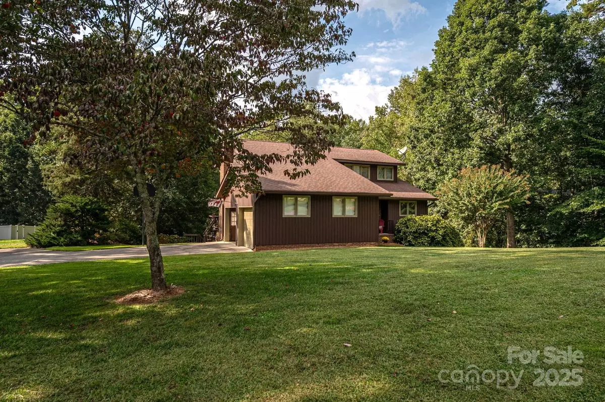 Stanley, NC 28164,136 Griffin ST