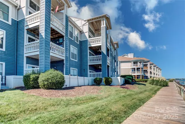 Cornelius, NC 28031,18673 Vineyard Point LN