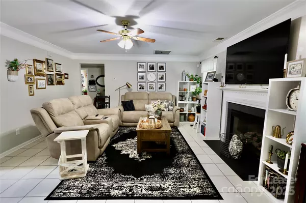 Charlotte, NC 28269,6407 Sackett WAY