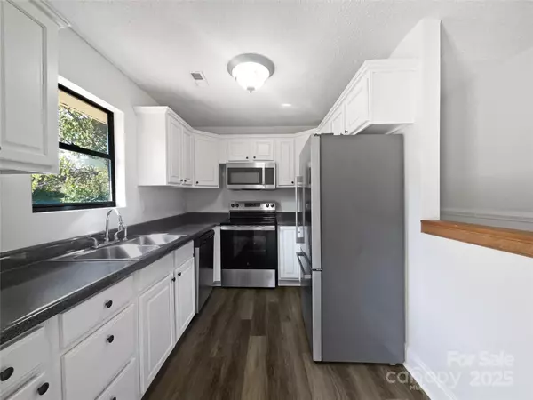 Kings Mountain, NC 28086,215 J Robinson Pkwy