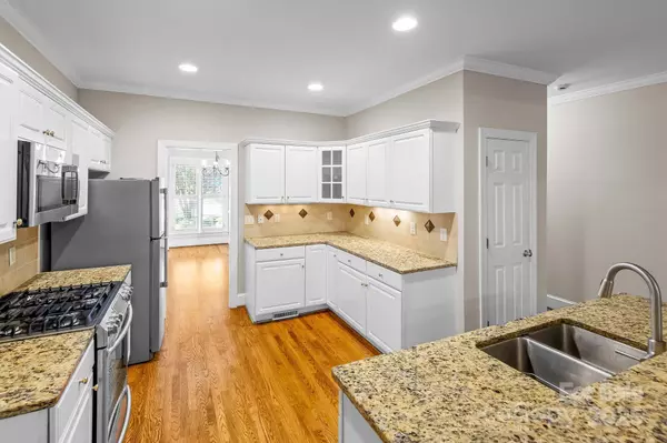 Charlotte, NC 28277,6900 Red Maple DR