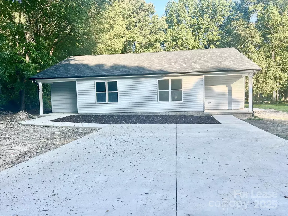 Lincolnton, NC 28092,104 Carpenter ST