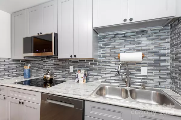 Charlotte, NC 28209,4735 Hedgemore DR #J