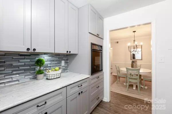 Charlotte, NC 28209,4735 Hedgemore DR #J