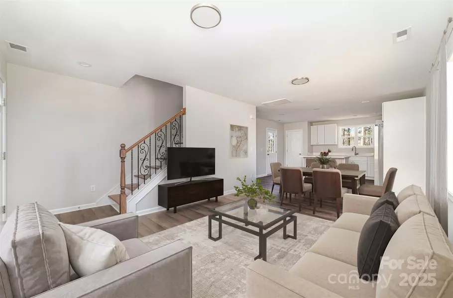 2206 Hillcrest AVE, Albemarle, NC 28001