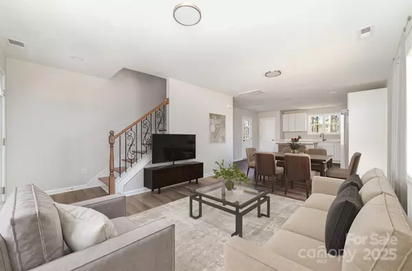 2206 Hillcrest AVE, Albemarle, NC 28001