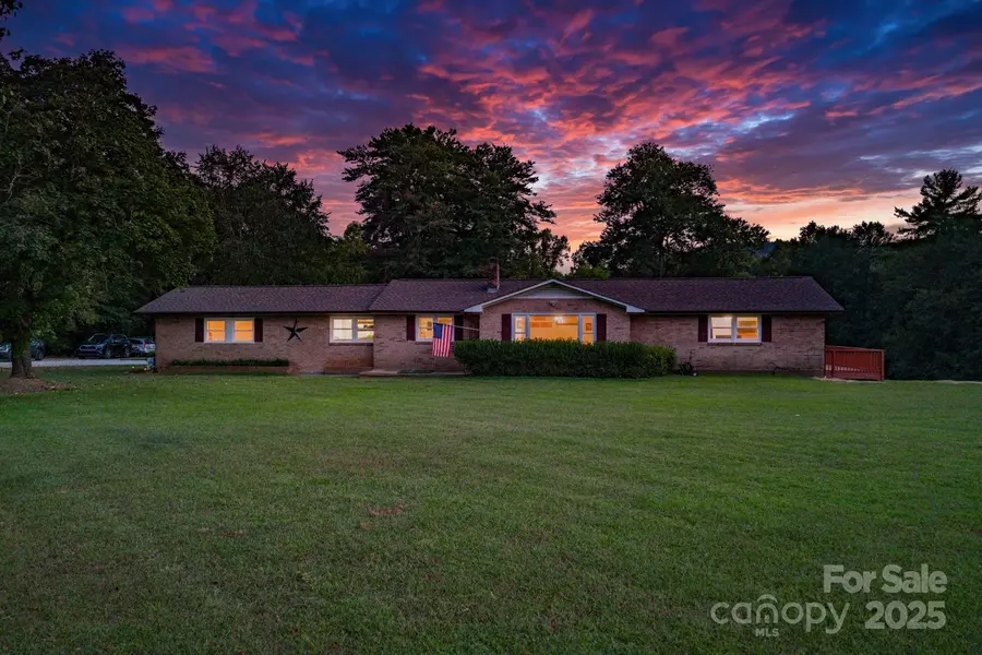 2660 Taylorsville RD, Lenoir, NC 28645