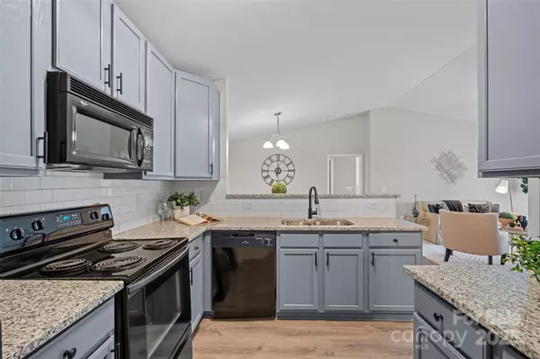 Charlotte, NC 28277,17178 Red Feather DR