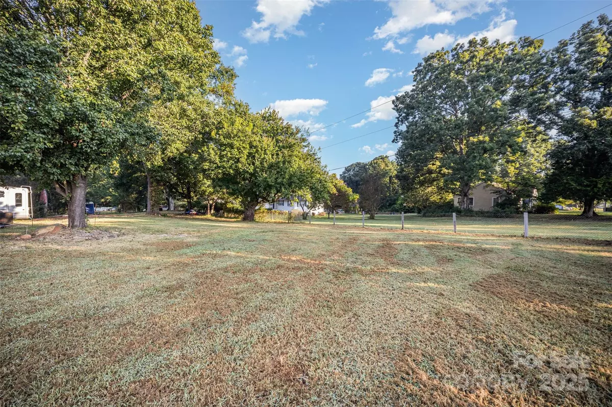 Charlotte, NC 28213,4921 W Sugar Creek RD