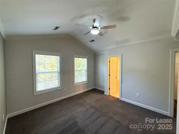 Charlotte, NC 28214,1224 Summerville RD