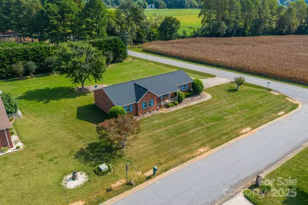 Hickory, NC 28602,5136 Olde School DR