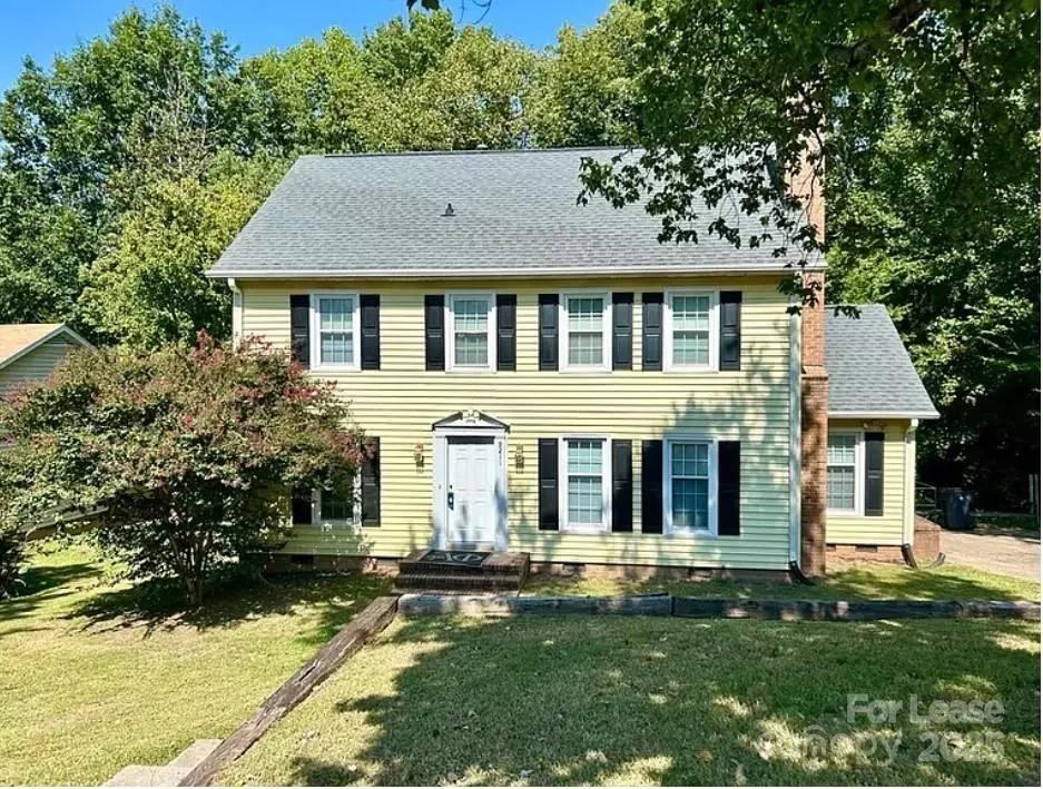 Charlotte, NC 28213,9211 Robert Frost LN