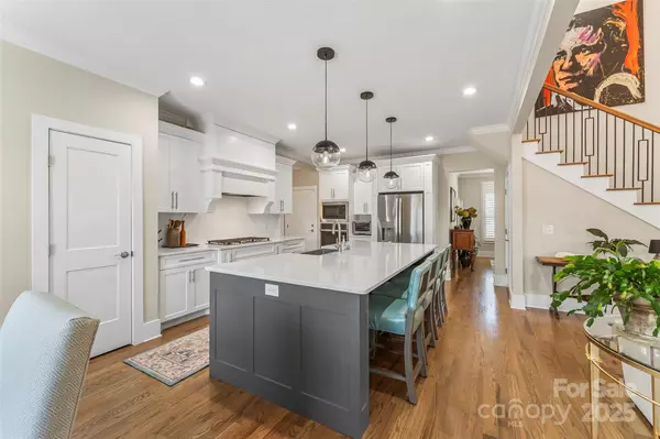 Hickory, NC 28601,893 Players Ridge RD