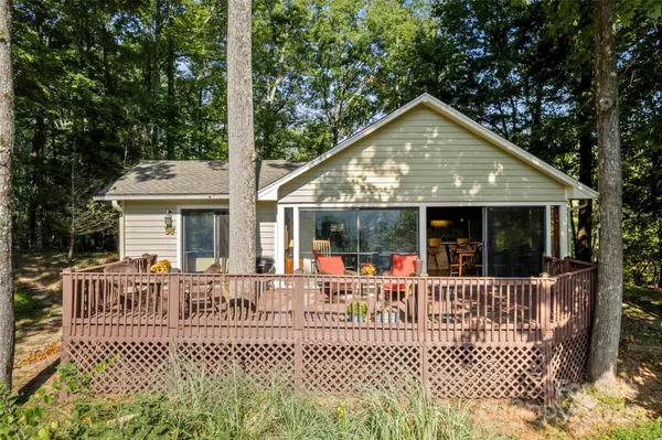 Saluda, NC 28773,31 Piney Ridge LN