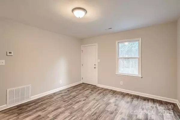 Gastonia, NC 28052,501 Ransom ST #D