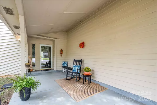 Charlotte, NC 28226,3606 Sweetgrass LN