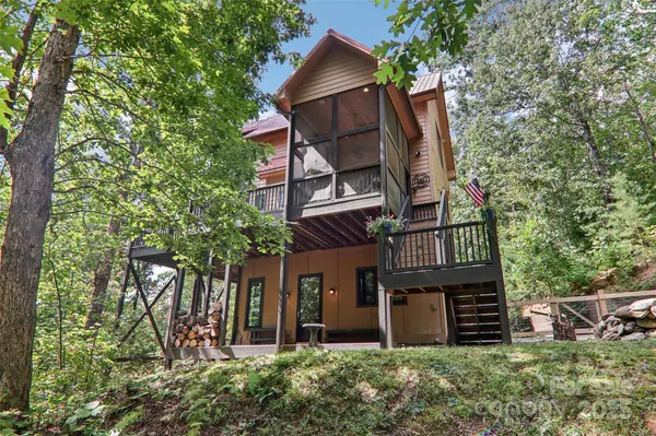 Saluda, NC 28773,184 Deep Woods LN