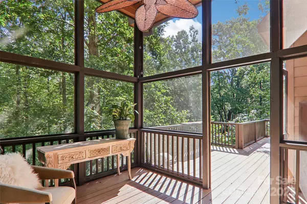 Saluda, NC 28773,184 Deep Woods LN