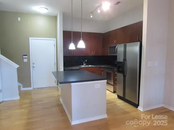 Charlotte, NC 28203,2125 Southend DR #112