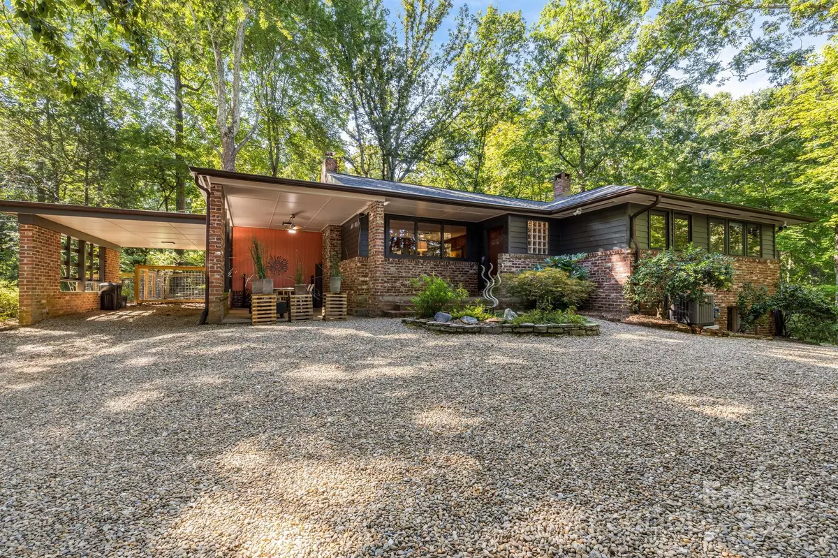 Tryon, NC 28782,750 Braewick RD