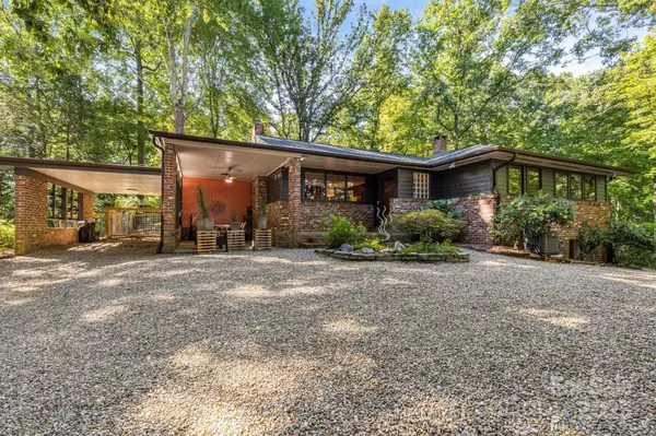 750 Braewick RD, Tryon, NC 28782