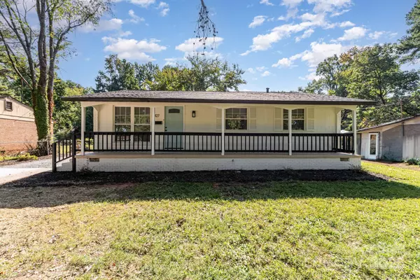 Charlotte, NC 28208,2427 Danforth LN