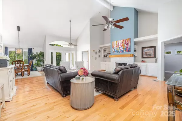 Tega Cay, SC 29708,7042 Chelsea Day LN