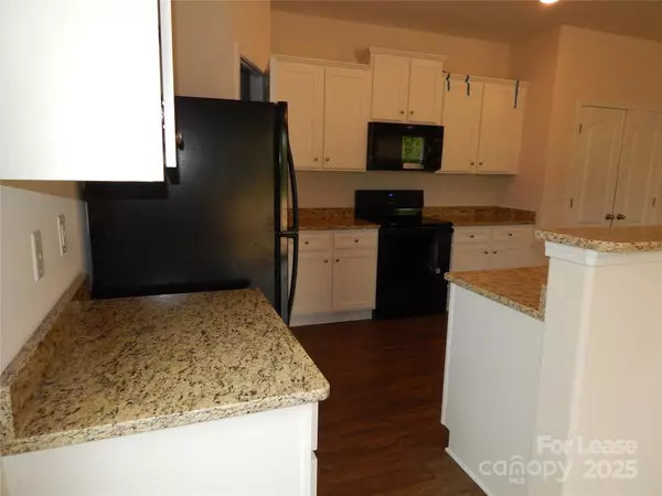 Charlotte, NC 28214,6036 Loy CT