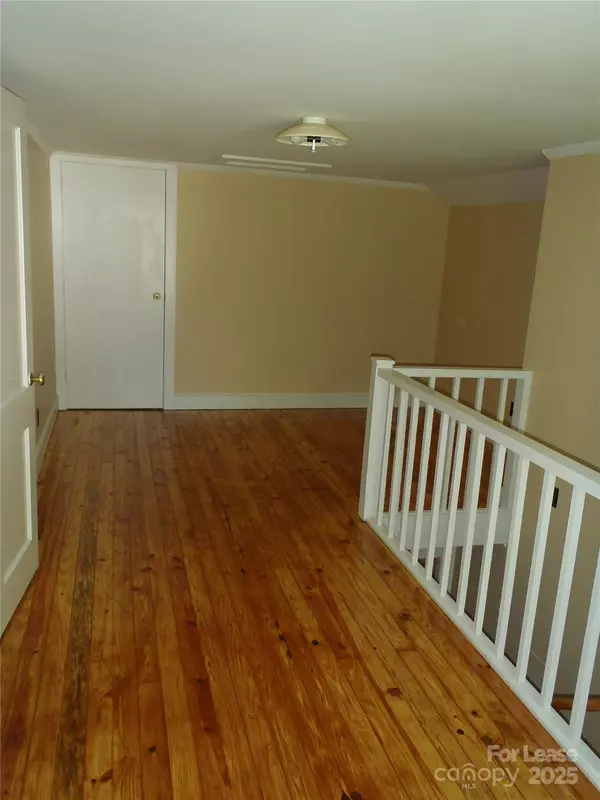 Statesville, NC 28677,803 Wood ST