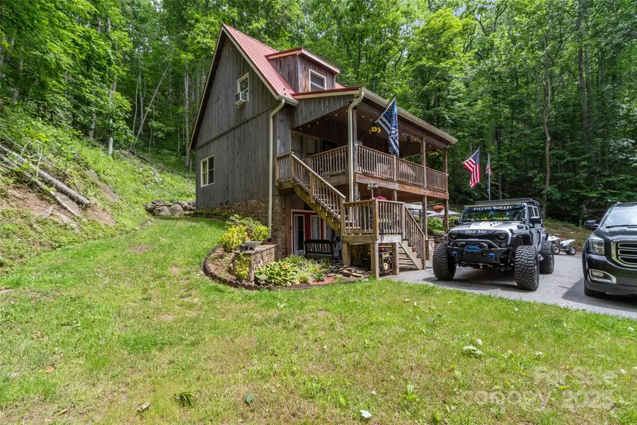 80 Ferguson LN, Bakersville, NC 28705