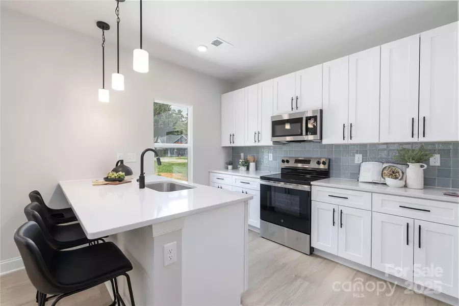 237 Gantt ST, Mooresville, NC 28115