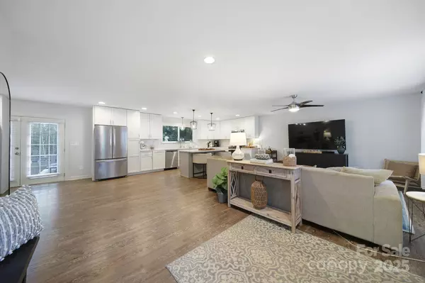 Charlotte, NC 28215,3734 Dunwoody DR