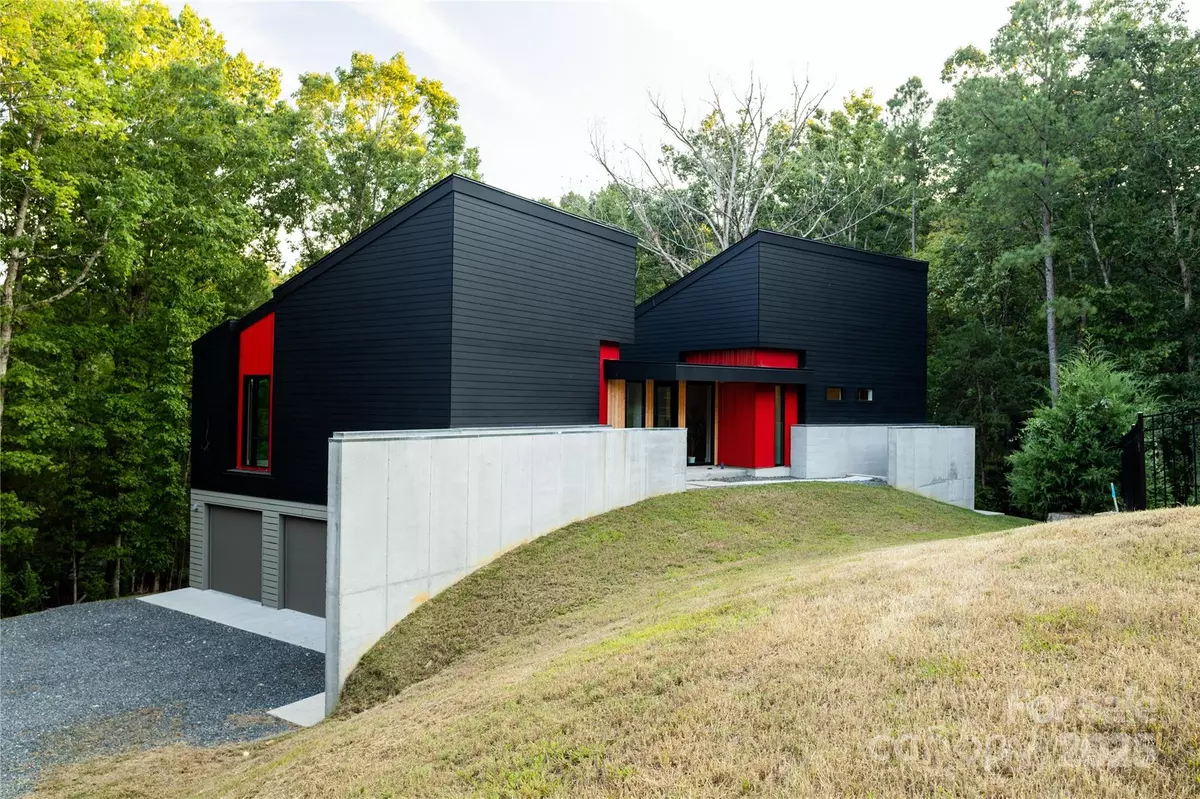 Clover, SC 29710,386 Squirrel LN