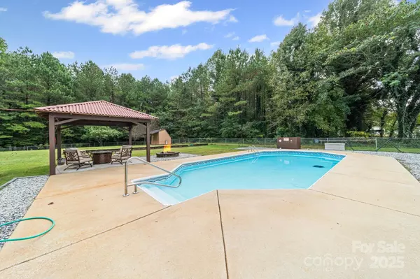 Salisbury, NC 28146,745 Dukeville RD