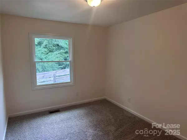 Charlotte, NC 28217,518 Echodale DR