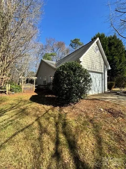 Charlotte, NC 28227,7426 Barn Stone DR