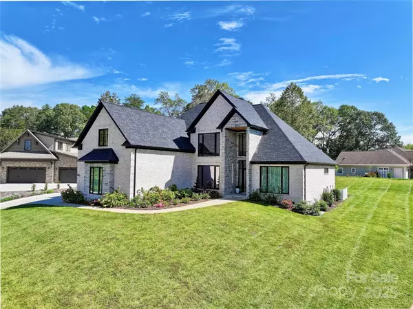 Conover, NC 28613,4066 Bob Jones DR NE