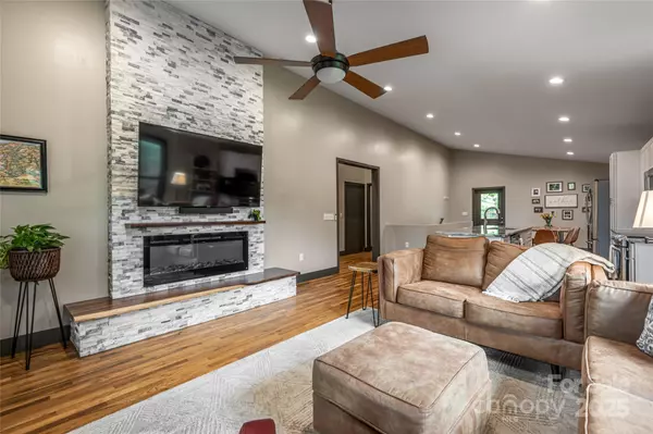 Asheville, NC 28803,11 Alta AVE