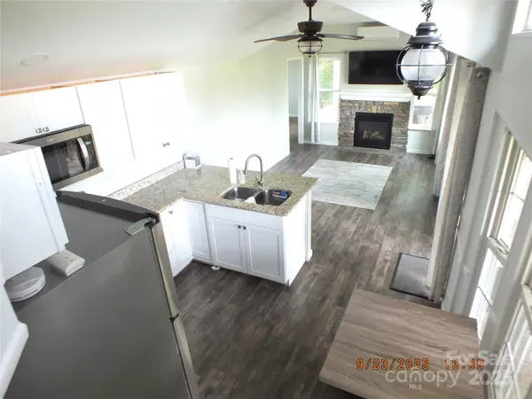 Waynesville, NC 28786,408 Whispering Winds RD